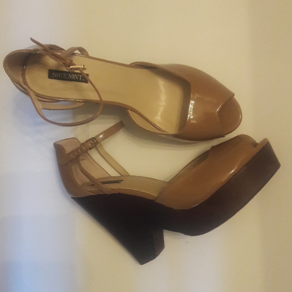Shoe Mint/ Nude/ Peep Toe/ Chunky Style Heels